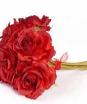 Luxe kunst boeket met rode roosjes
