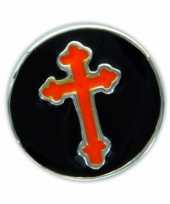 Zwarte chunks met rood kruisje 1 8 cm